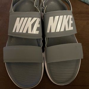 Nike athletic sandal, Gray size 10